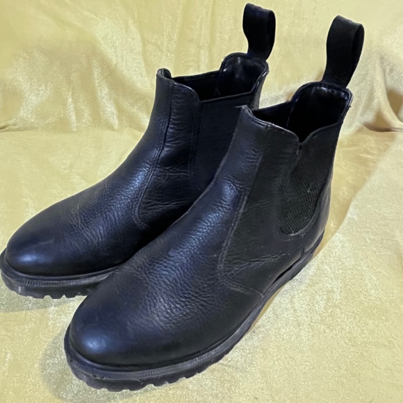 Size 8 Doc Martens - Picture 2 of 5